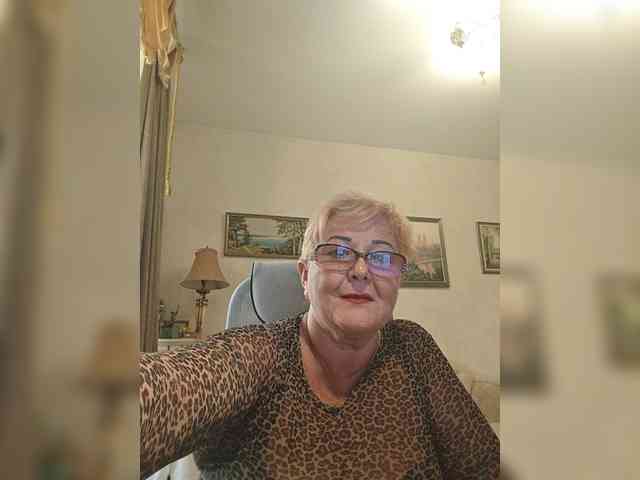 KarinkaSweet webcam