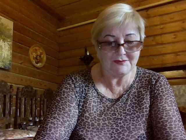 KarinkaSweet webcam