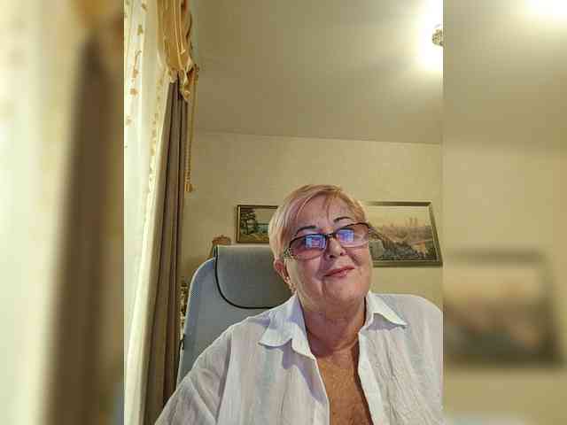 KarinkaSweet webcam