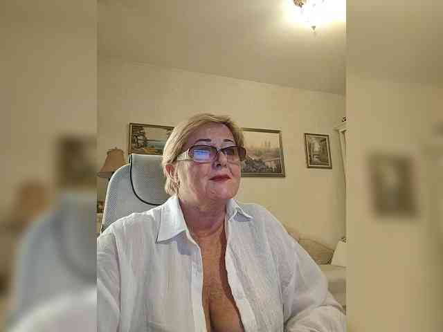 KarinkaSweet webcam