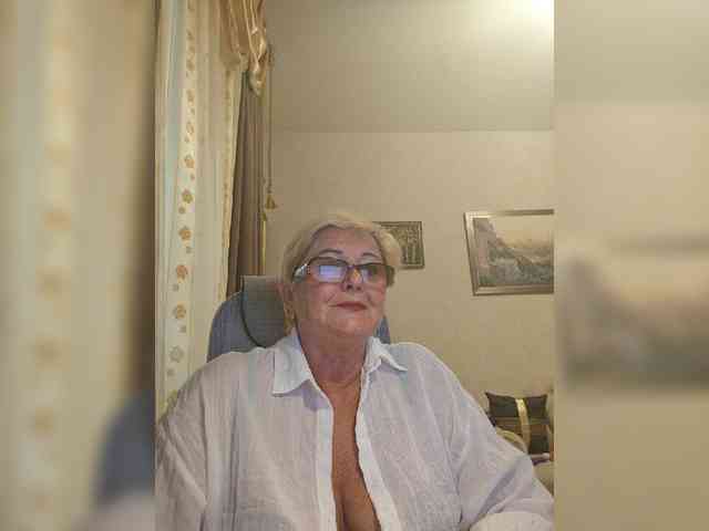 KarinkaSweet webcam