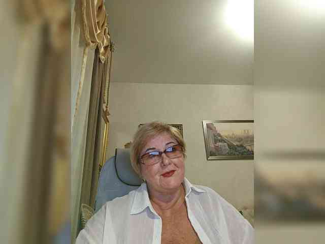 KarinkaSweet webcam