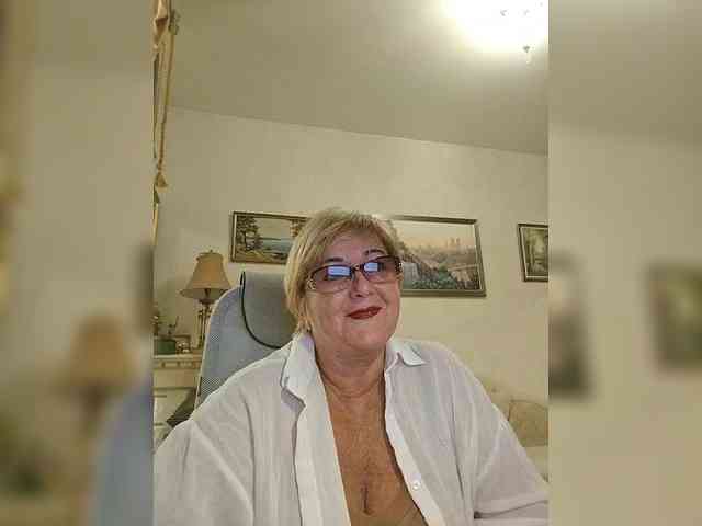 KarinkaSweet webcam
