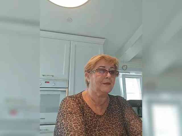 KarinkaSweet webcam