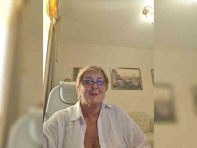 KarinkaSweet webcam