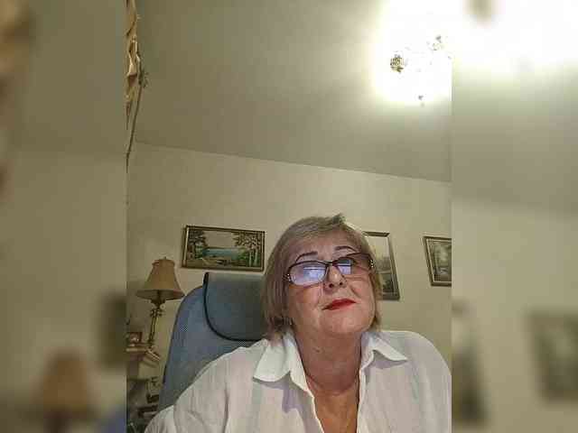 KarinkaSweet webcam