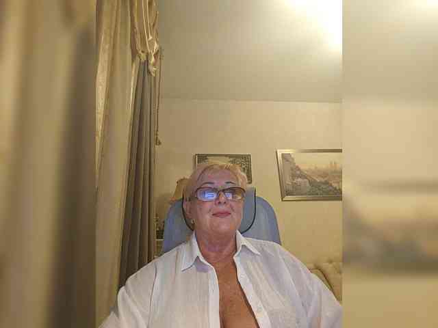 KarinkaSweet webcam