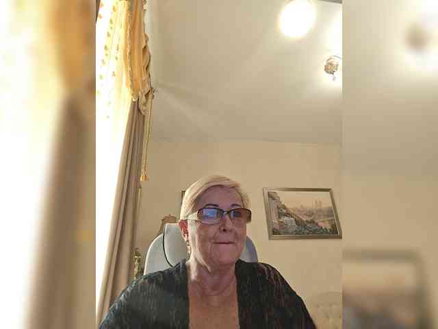 KarinkaSweet webcam