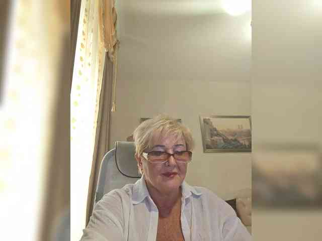 KarinkaSweet webcam