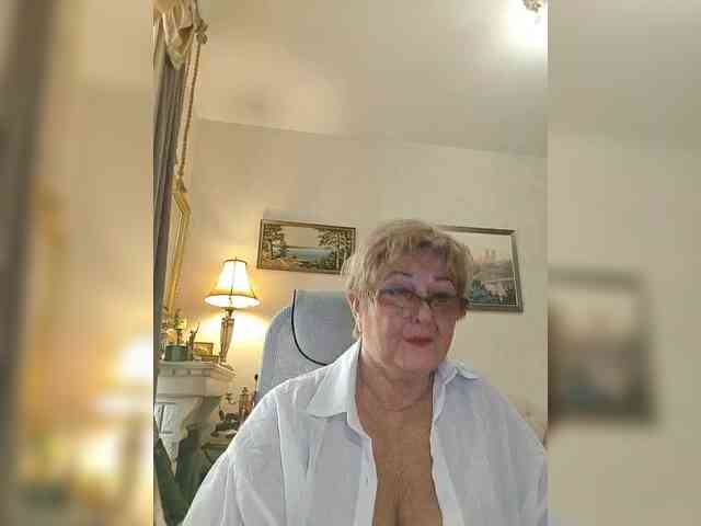 KarinkaSweet webcam