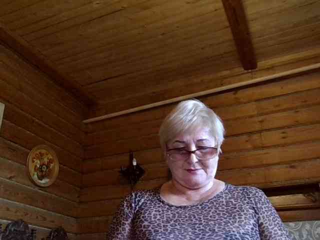 KarinkaSweet live female cam on bongacams