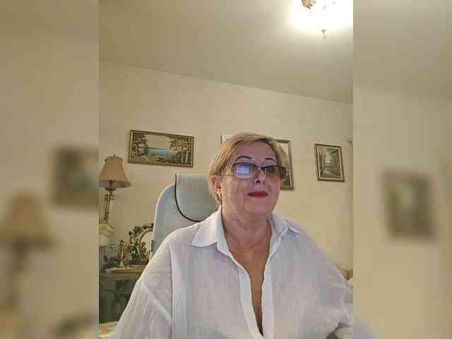 KarinkaSweet webcam