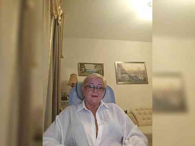 KarinkaSweet webcam