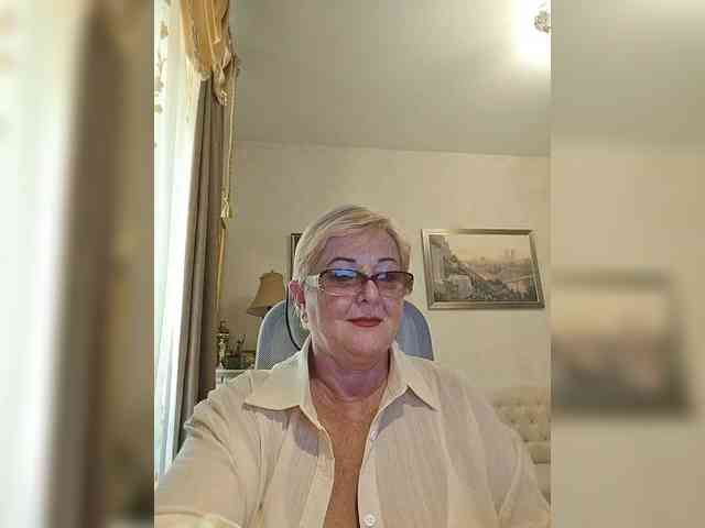 KarinkaSweet webcam