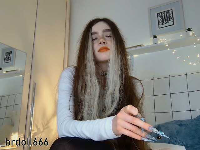 BrokenDoll666 live cam on BongaCams