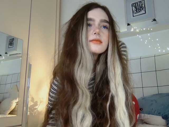 BrokenDoll666 live cam on BongaCams