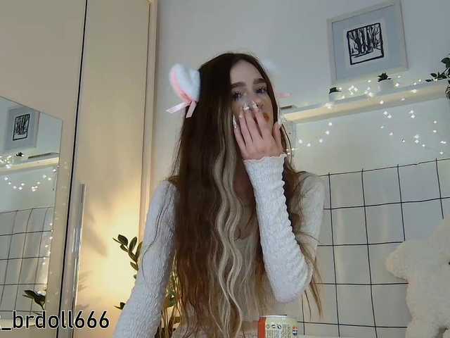 BrokenDoll666 live cam on BongaCams