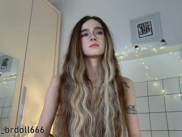 BrokenDoll666 live cam on BongaCams