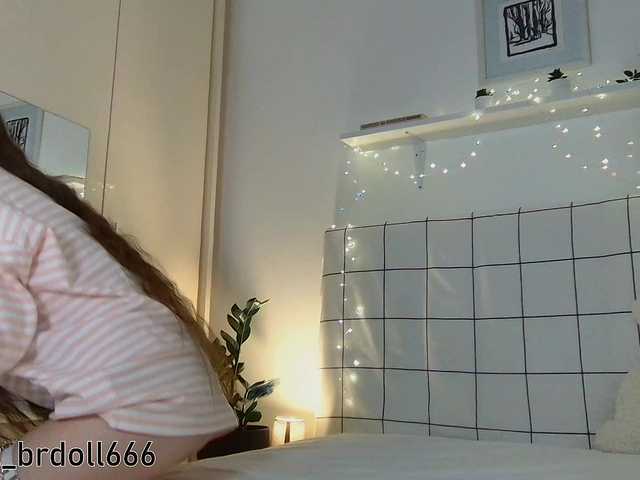 BrokenDoll666 live cam on BongaCams