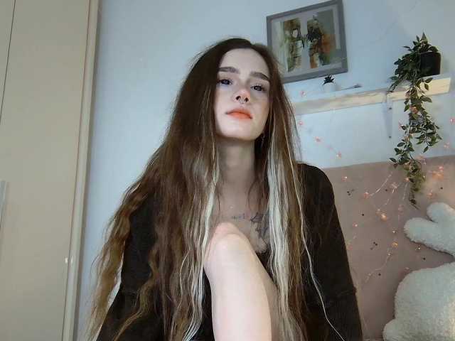 BrokenDoll666 live cam on BongaCams