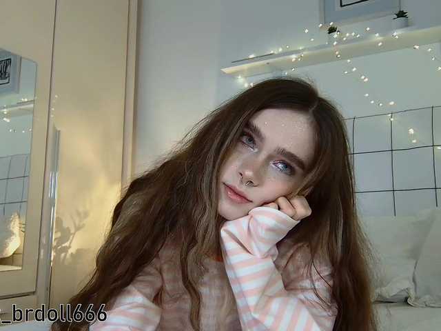 BrokenDoll666 live cam on BongaCams
