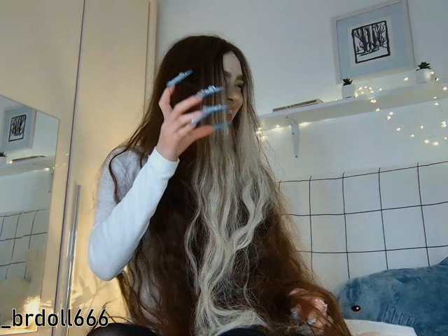 BrokenDoll666