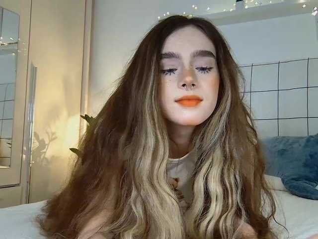 BrokenDoll666 live cam on BongaCams