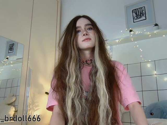 BrokenDoll666 live cam on BongaCams
