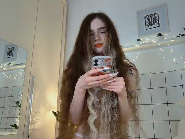 BrokenDoll666 live cam on BongaCams