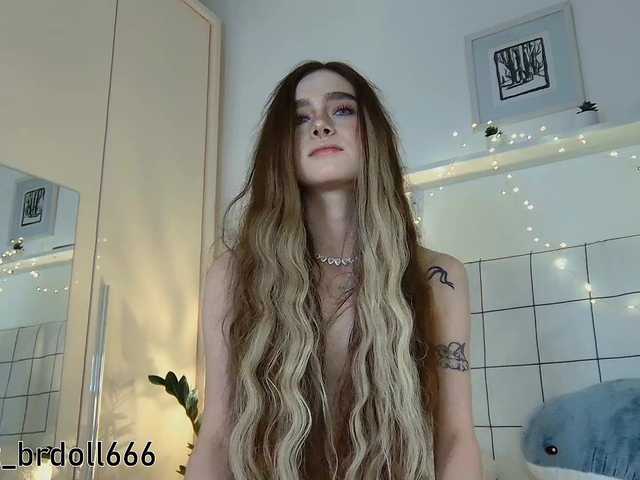 BrokenDoll666 live cam on BongaCams