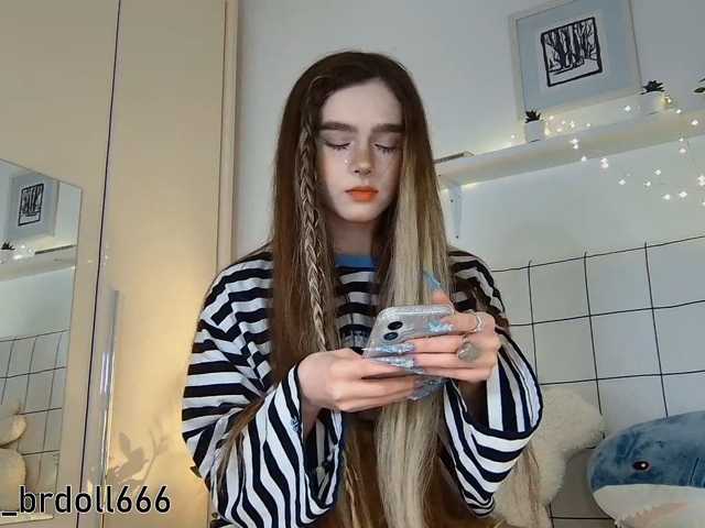 BrokenDoll666 live cam on BongaCams