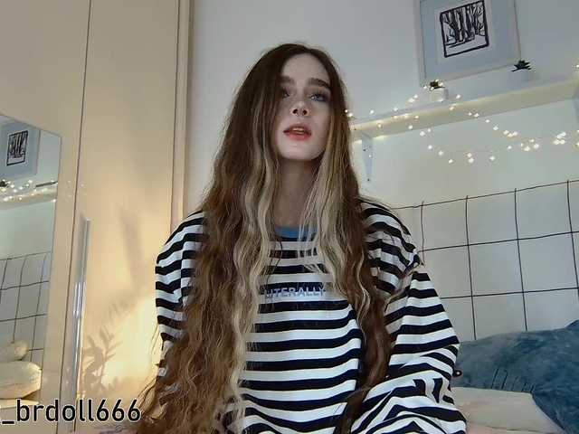 BrokenDoll666 live cam on BongaCams