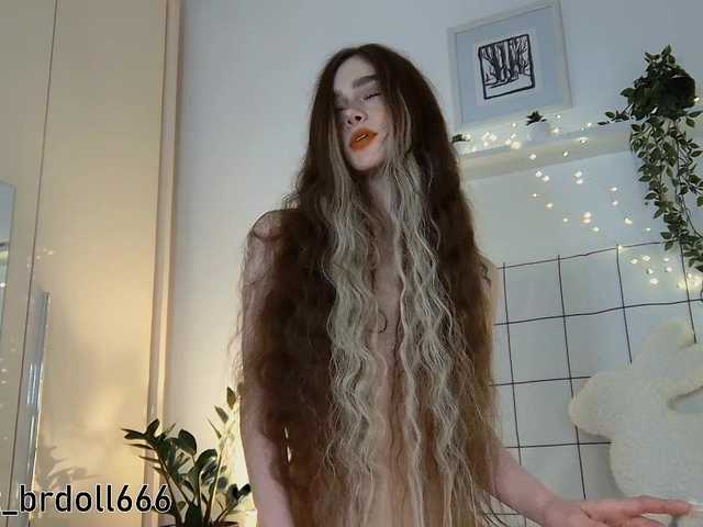 BrokenDoll666 live cam on BongaCams