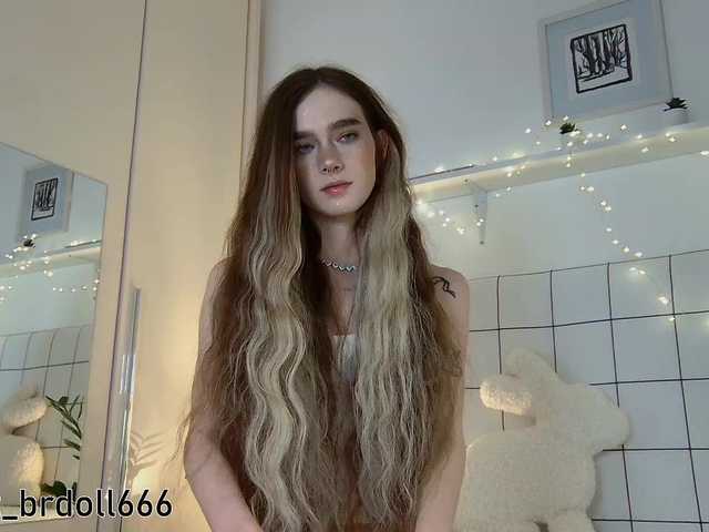 BrokenDoll666 live cam on BongaCams