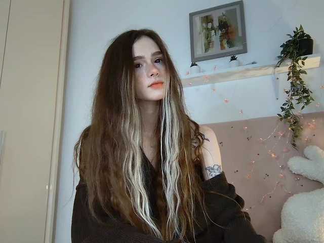 BrokenDoll666 live cam on BongaCams