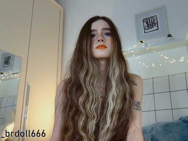BrokenDoll666 live cam on BongaCams