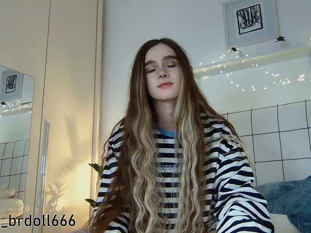 BrokenDoll666 live cam on BongaCams