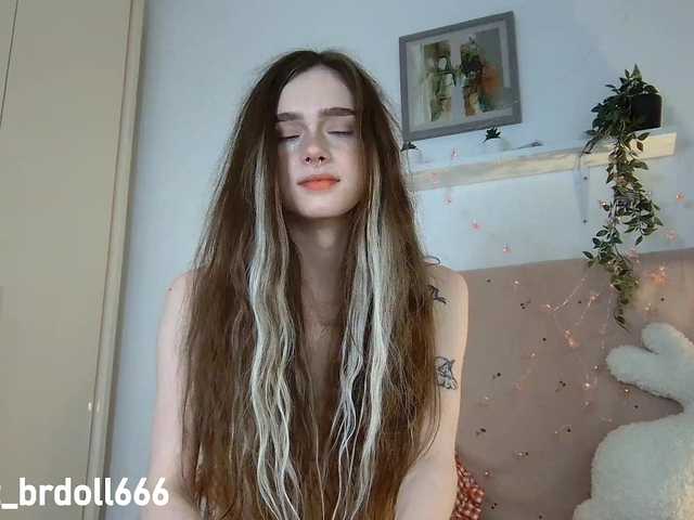 BrokenDoll666 live cam on BongaCams