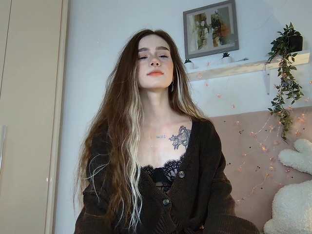 BrokenDoll666 live cam on BongaCams