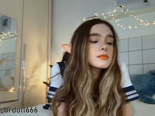 BrokenDoll666 live cam on BongaCams