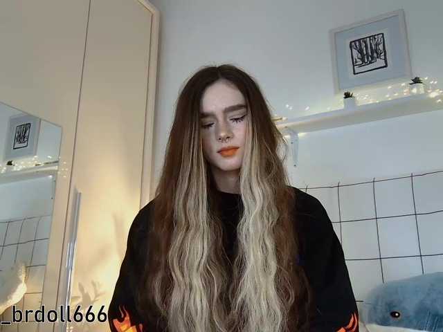 BrokenDoll666 live cam on BongaCams