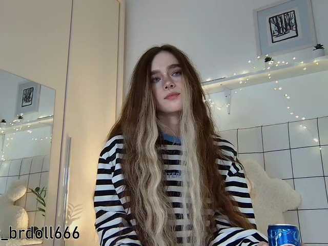 BrokenDoll666 live cam on BongaCams
