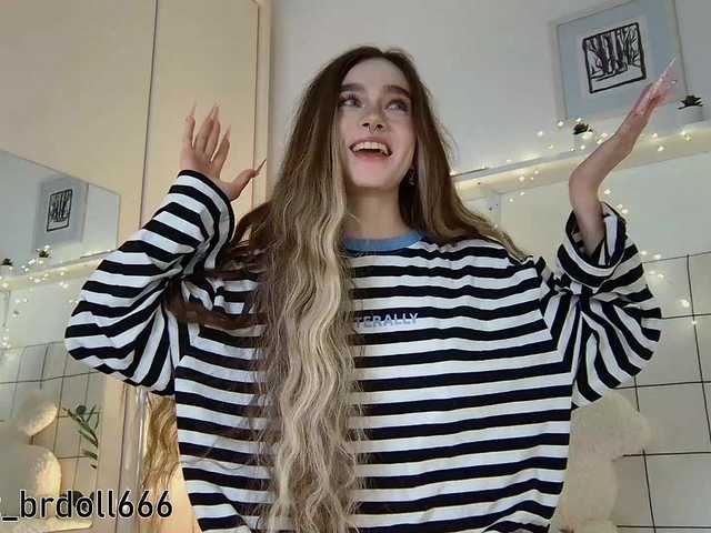 BrokenDoll666 live cam on BongaCams