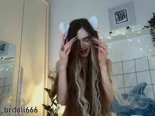 Brokendoll666's cam show statistics and live stream