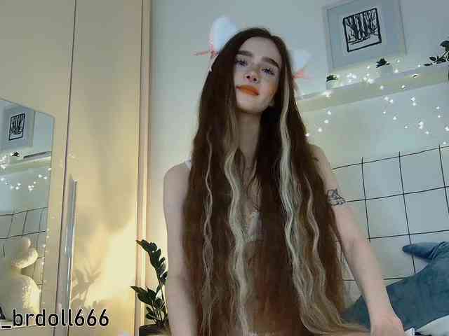 Brokendoll666's live stream