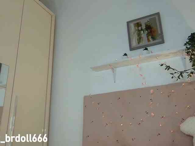 BrokenDoll666 webcam