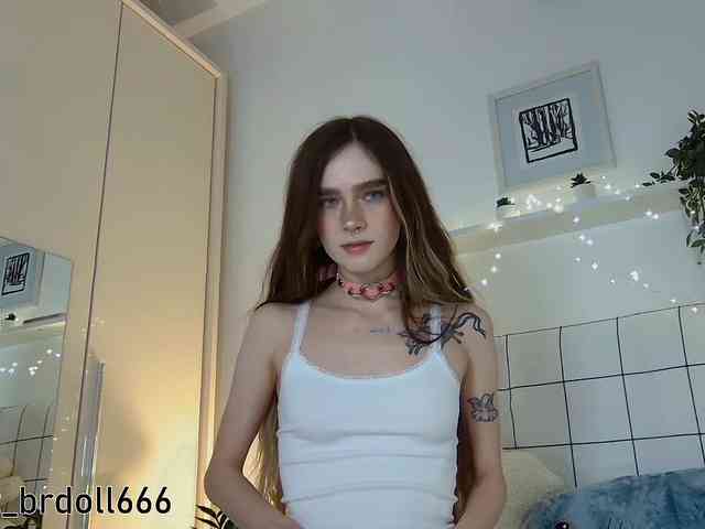 BrokenDoll666 webcam