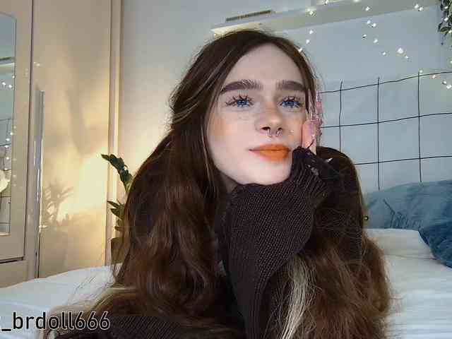 BrokenDoll666 webcam