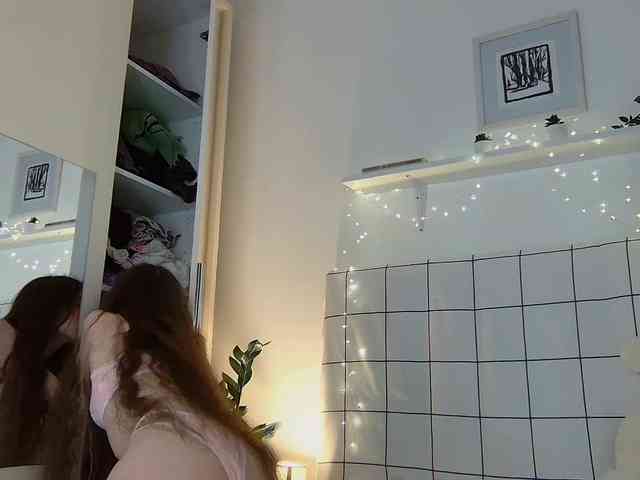 BrokenDoll666 webcam