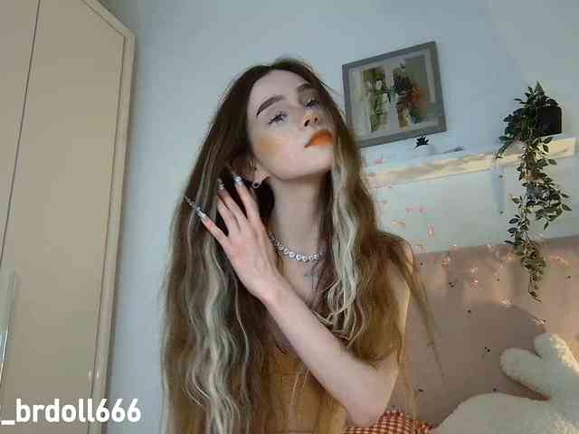 BrokenDoll666 webcam